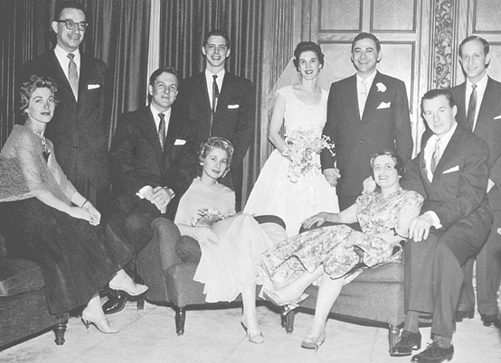 Ajn Rend | Kolektiv na venčanju, 1955. godine